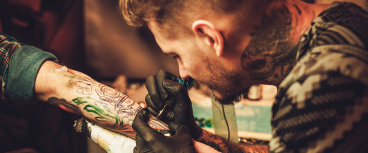 El Arte de Cuidar Tus Tatuajes: Más Allá de la Tinta