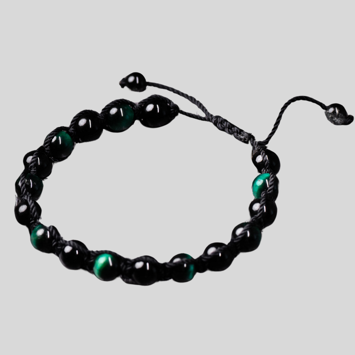 Tribu de caballeros - pulseras artesanales de hilo con piedras