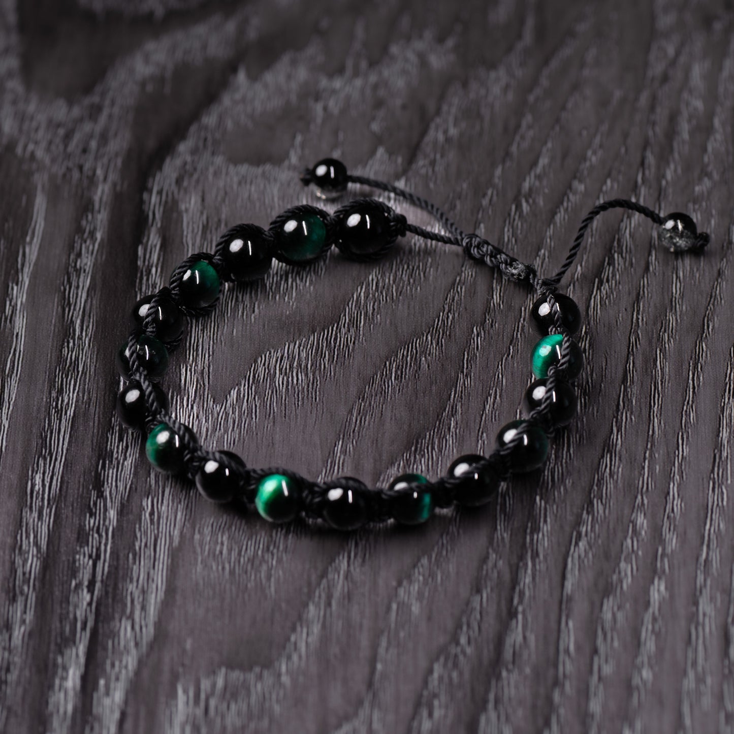 Tribu de caballeros - pulseras artesanales de hilo con piedras
